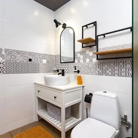 Kapana On Pedestrian Street With Parking Included 3*